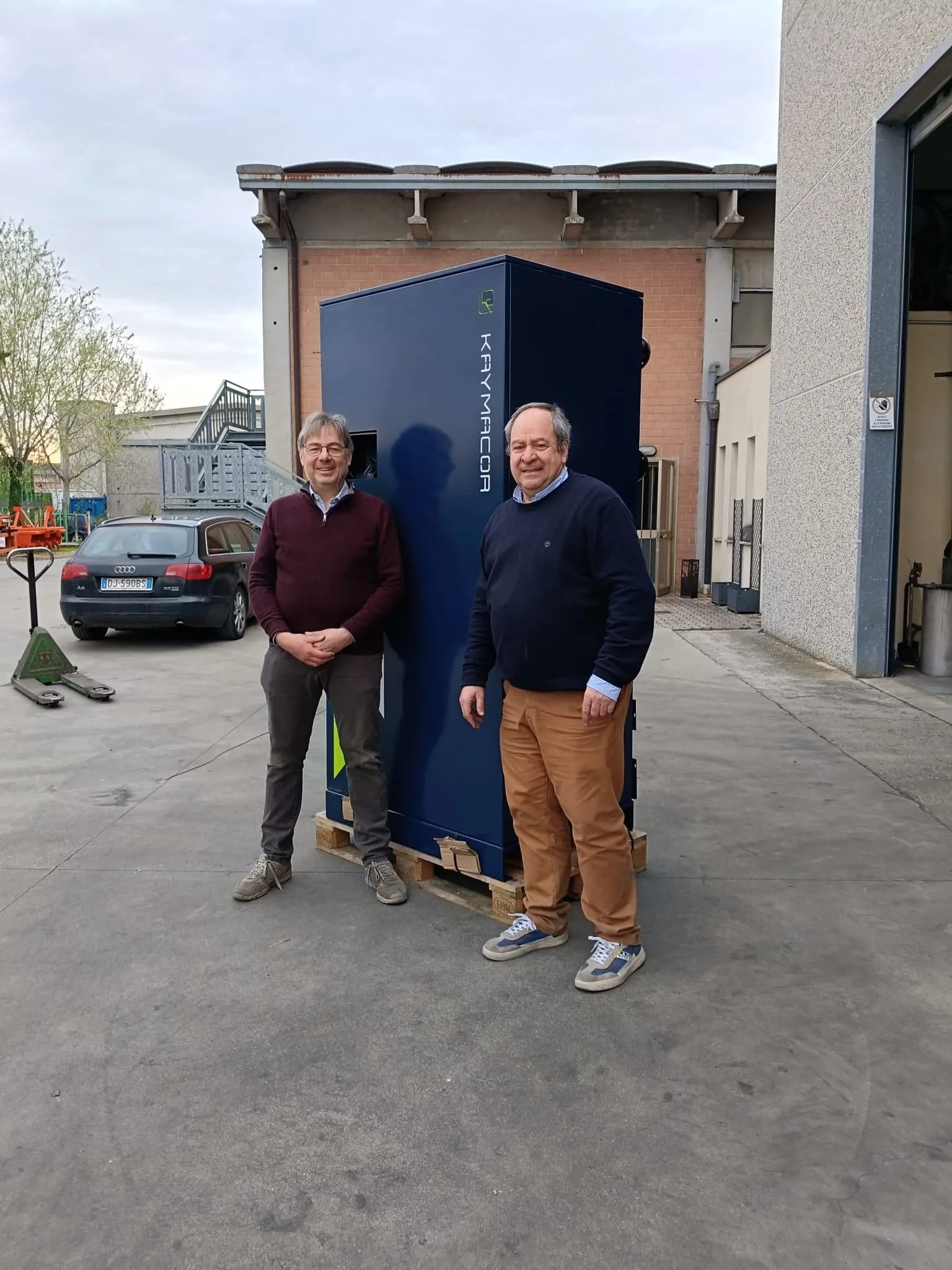Marco Margotti and Giuseppe Toniato next to the RHP prototype